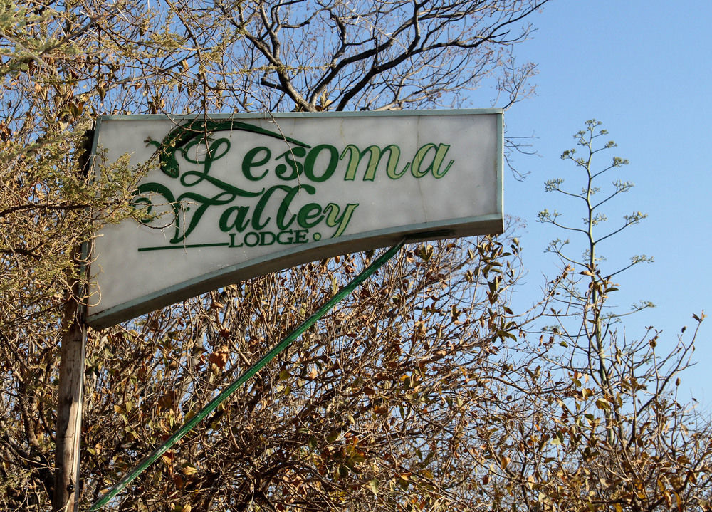 Lesoma Valley Lodge 카사네 외부 사진