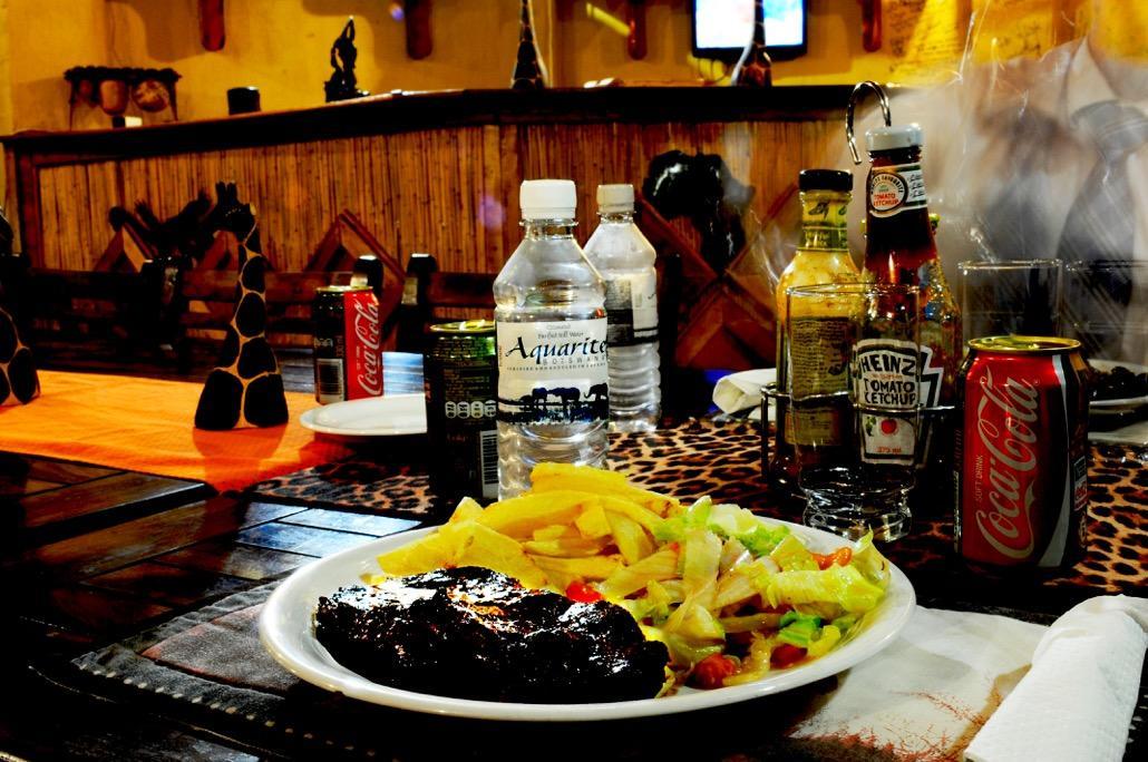 Lesoma Valley Lodge 카사네 외부 사진